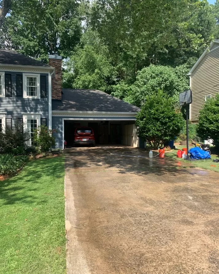 House and Driveway Washing in Snellville, GA
